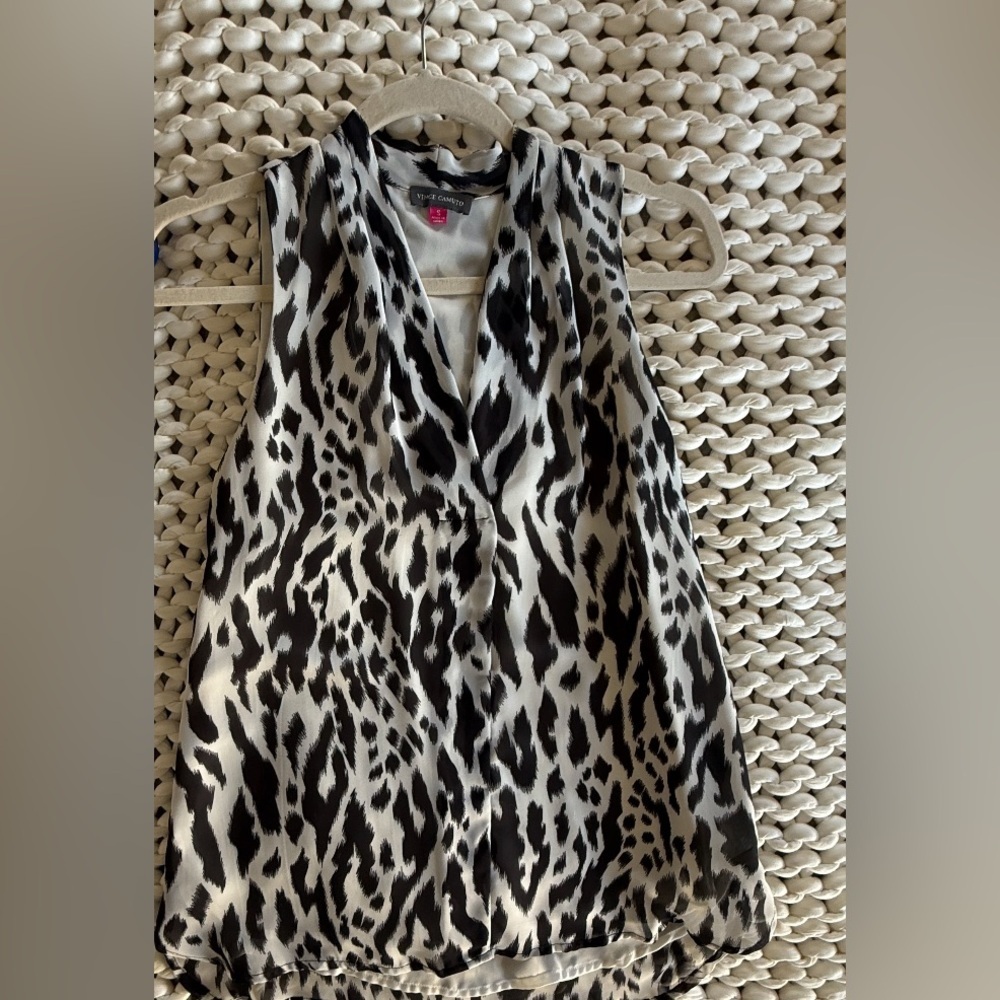 Vince Camuto White & Black Print Sleeveless Top | Work Appropriate | Size Small
